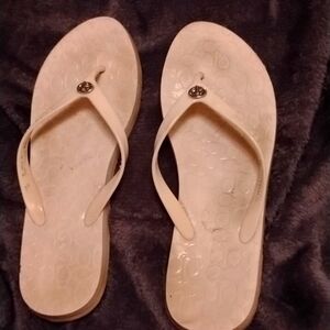 Ivory Coach thongs size 9